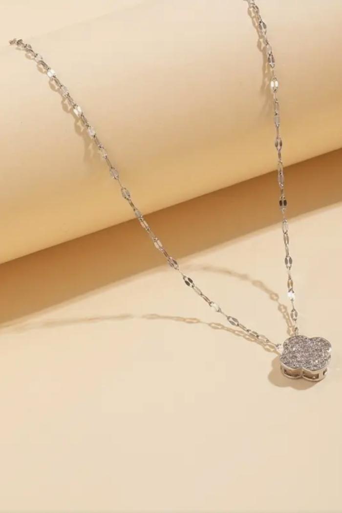 Quatrefoil Sparkle Pendant Product Image