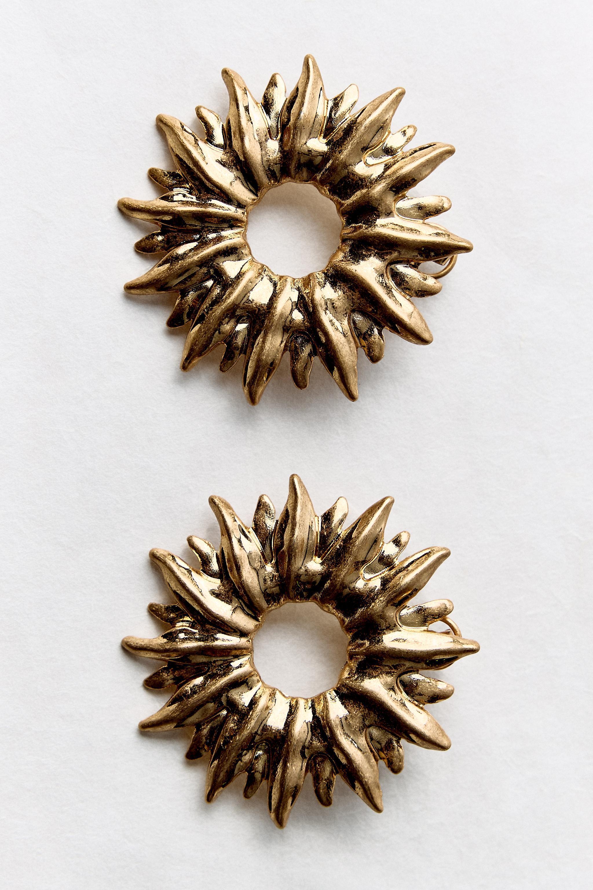 METAL SUN EARRINGS Product Image