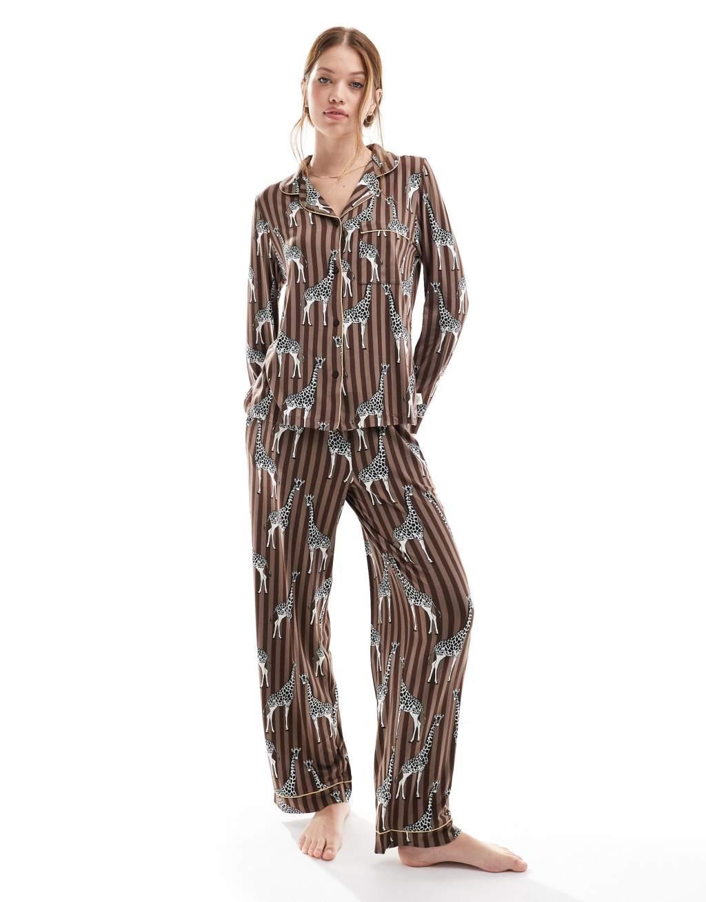 Chelsea Peers Exclusive poly revere top and pants pajama set in brown stripe giraffe print Product Image