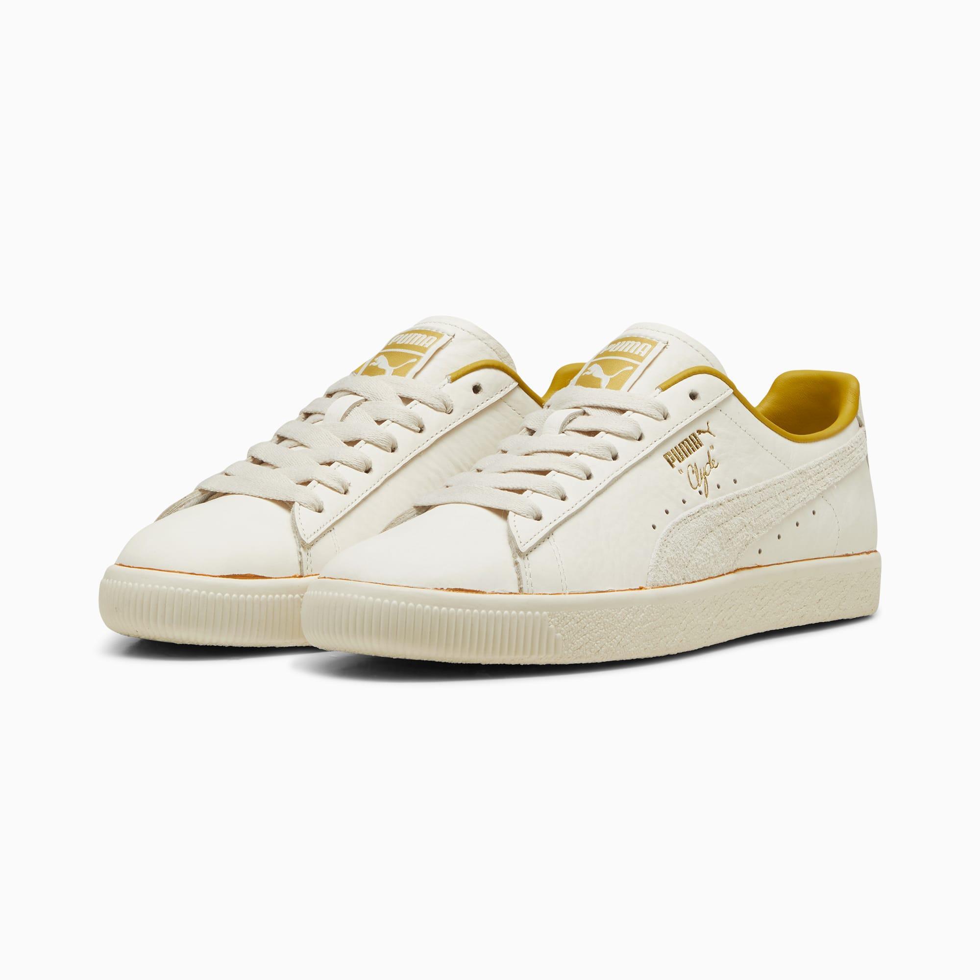 PUMA x The NeverWorn IV Clyde Men's Sneakers Product Image