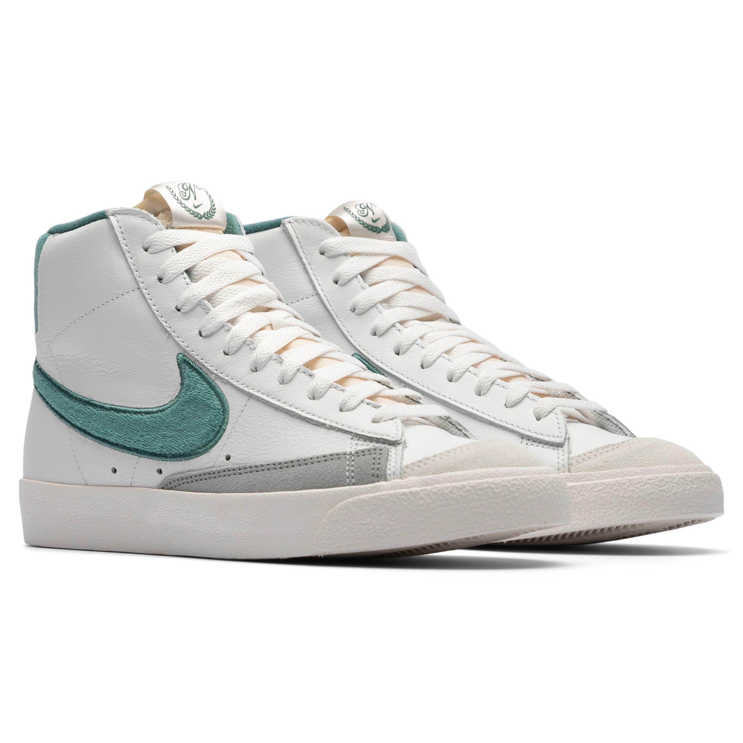 NIKE BLAZER MID '77 PREMIUM Product Image