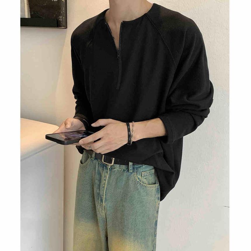 Long-Sleeve Crew Neck Plain Half-Zip T-Shirt Product Image