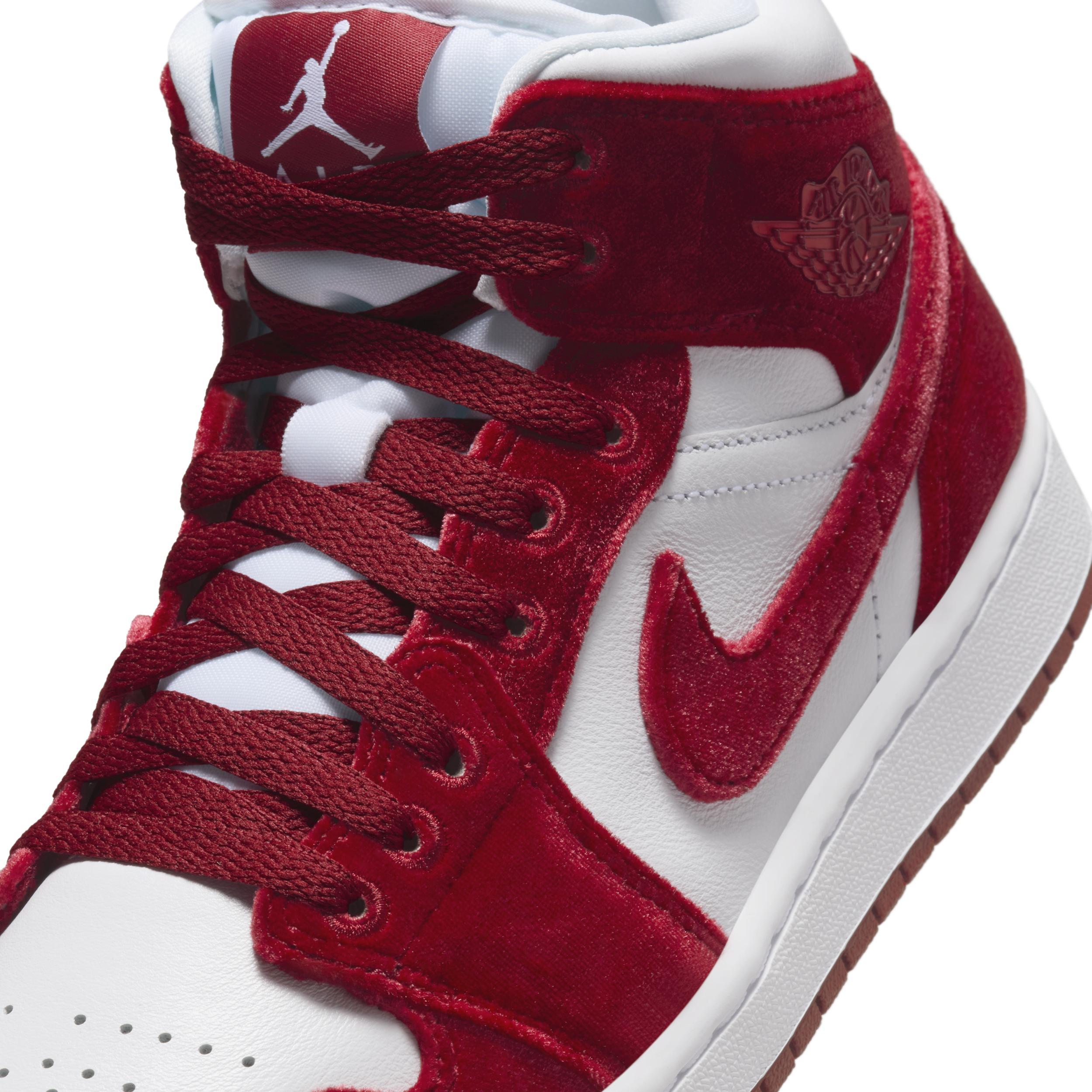 Women's Air Jordan 1 Mid SE Shoes Product Image