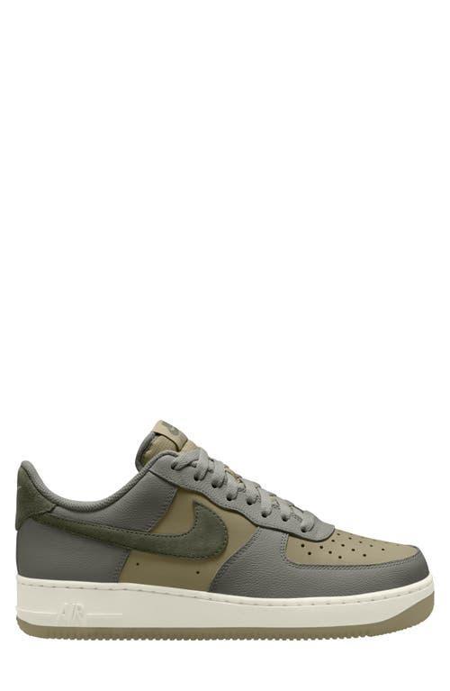 Nike Men's Air Force 1 '07 LV8 Shoes Product Image