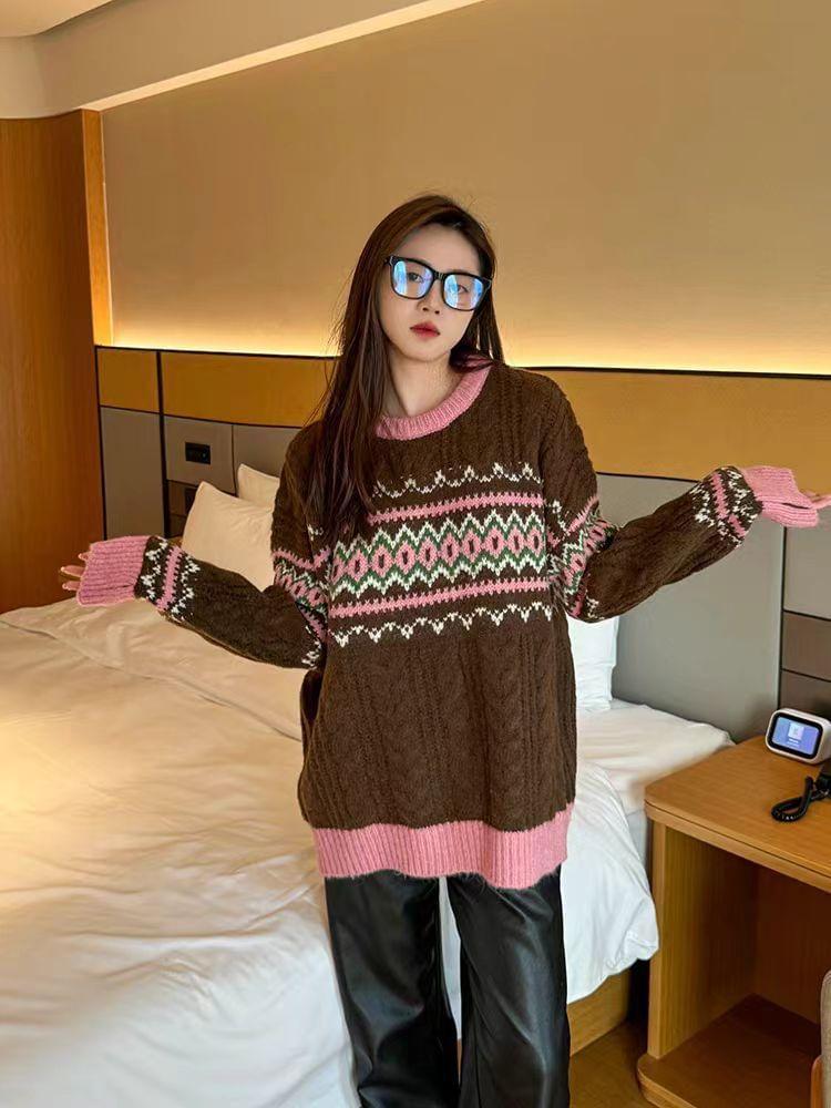 Round Neck Patterned Cable-Knit Sweater Product Image