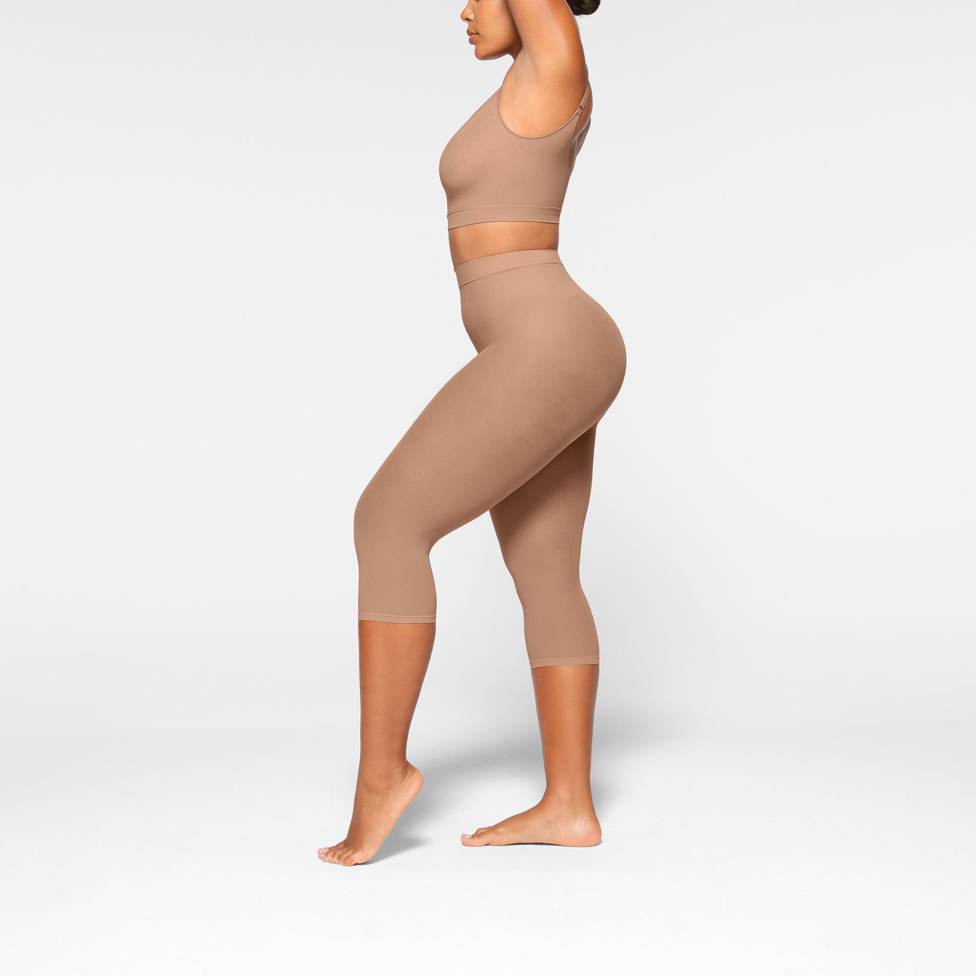 EVERYDAY SCULPT MID WAIST CAPRI | SIENNA Product Image