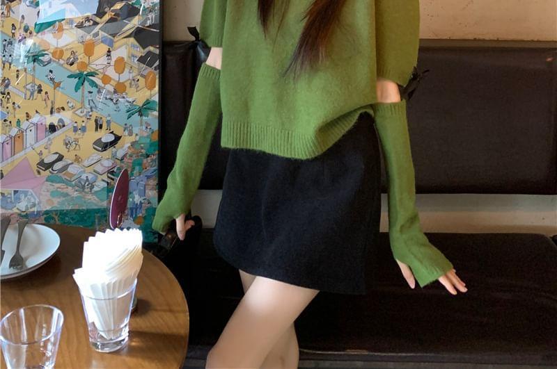 Set: Short-Sleeve Round Neck Plain Bow Knit Top + Arm Sleeves Product Image