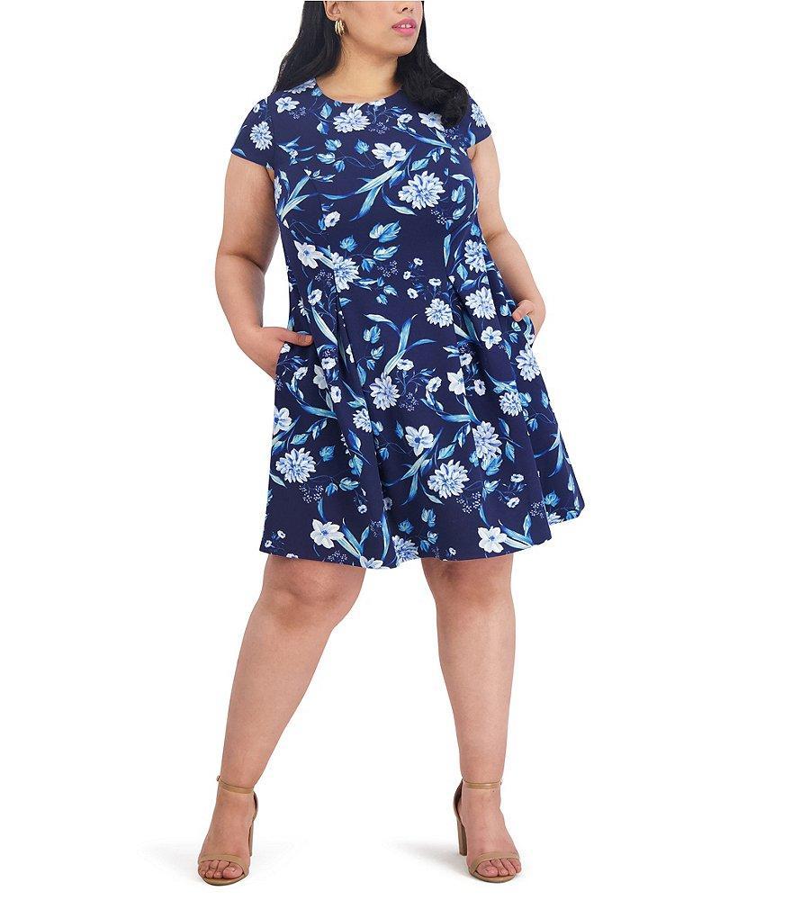 Jessica Howard Plus Size Short Sleeve Crew Neck Floral Dress product image