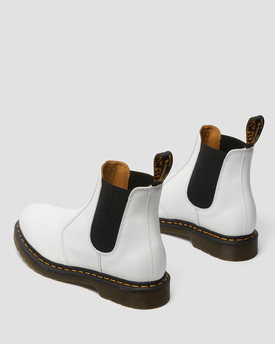 2976 Yellow Stitch Smooth Leather Chelsea Boots Product Image