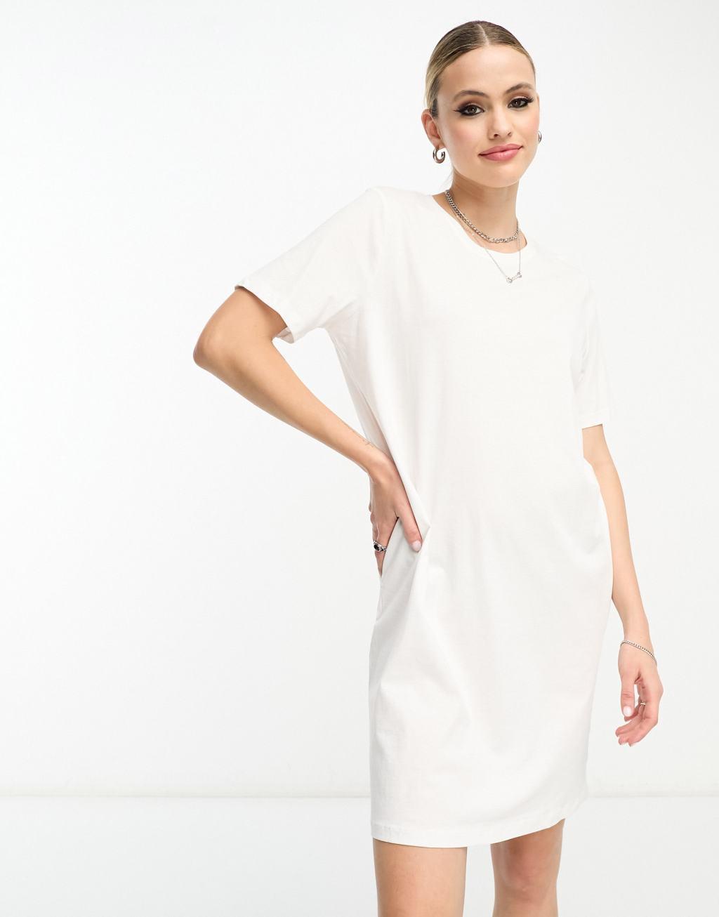 Only Tall mini t-shirt dress in white  Product Image