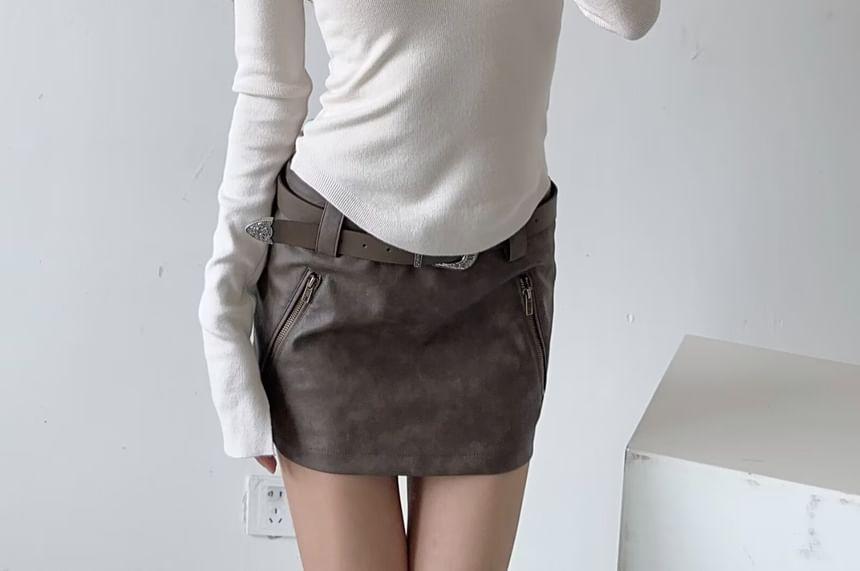 Long-Sleeve Collar Two Tone Mock Two-Piece Sweater Product Image