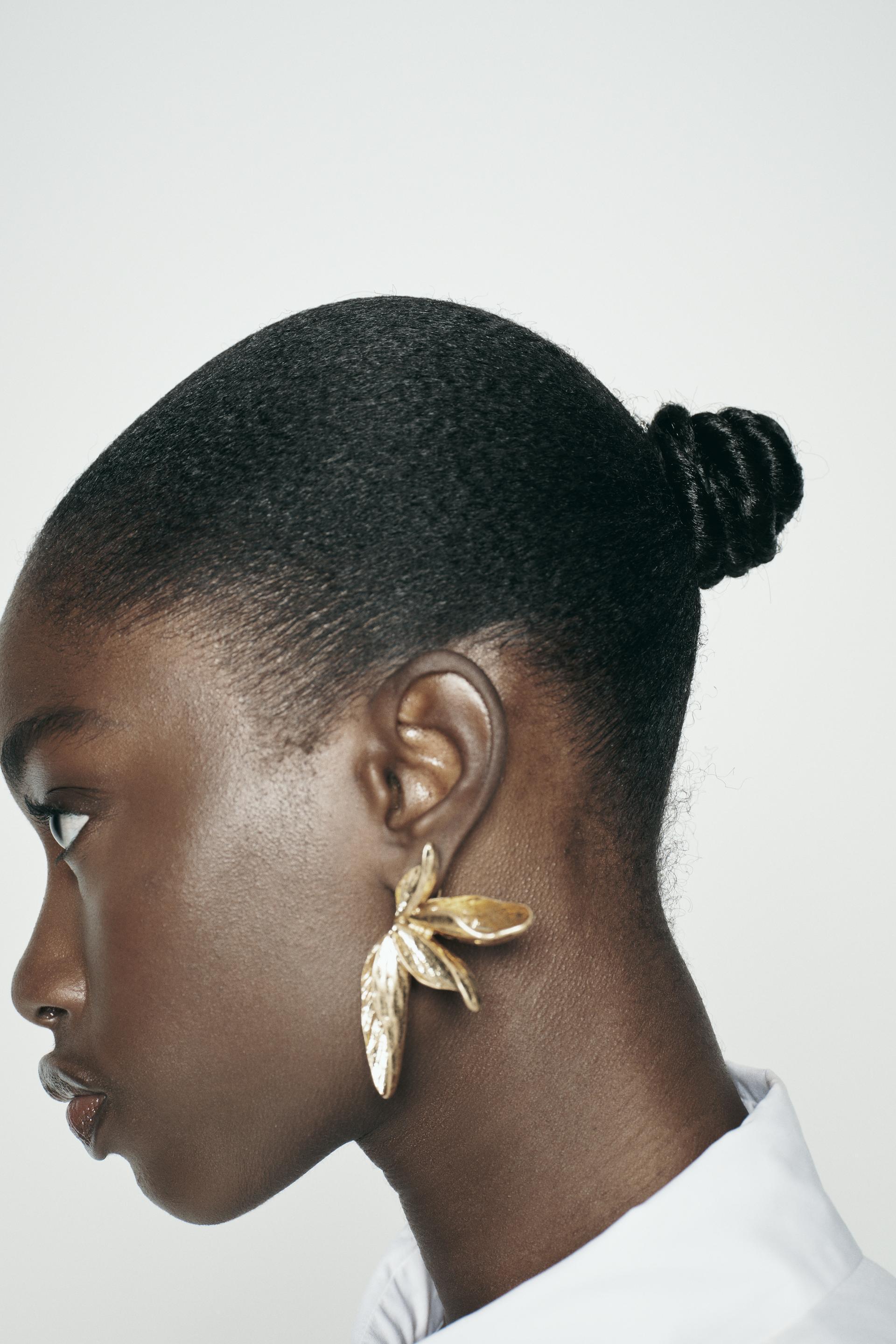 LEAF EARRINGS Product Image