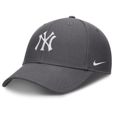 New York Yankees Club Men's Nike Dri-FIT MLB Adjustable Hat Product Image