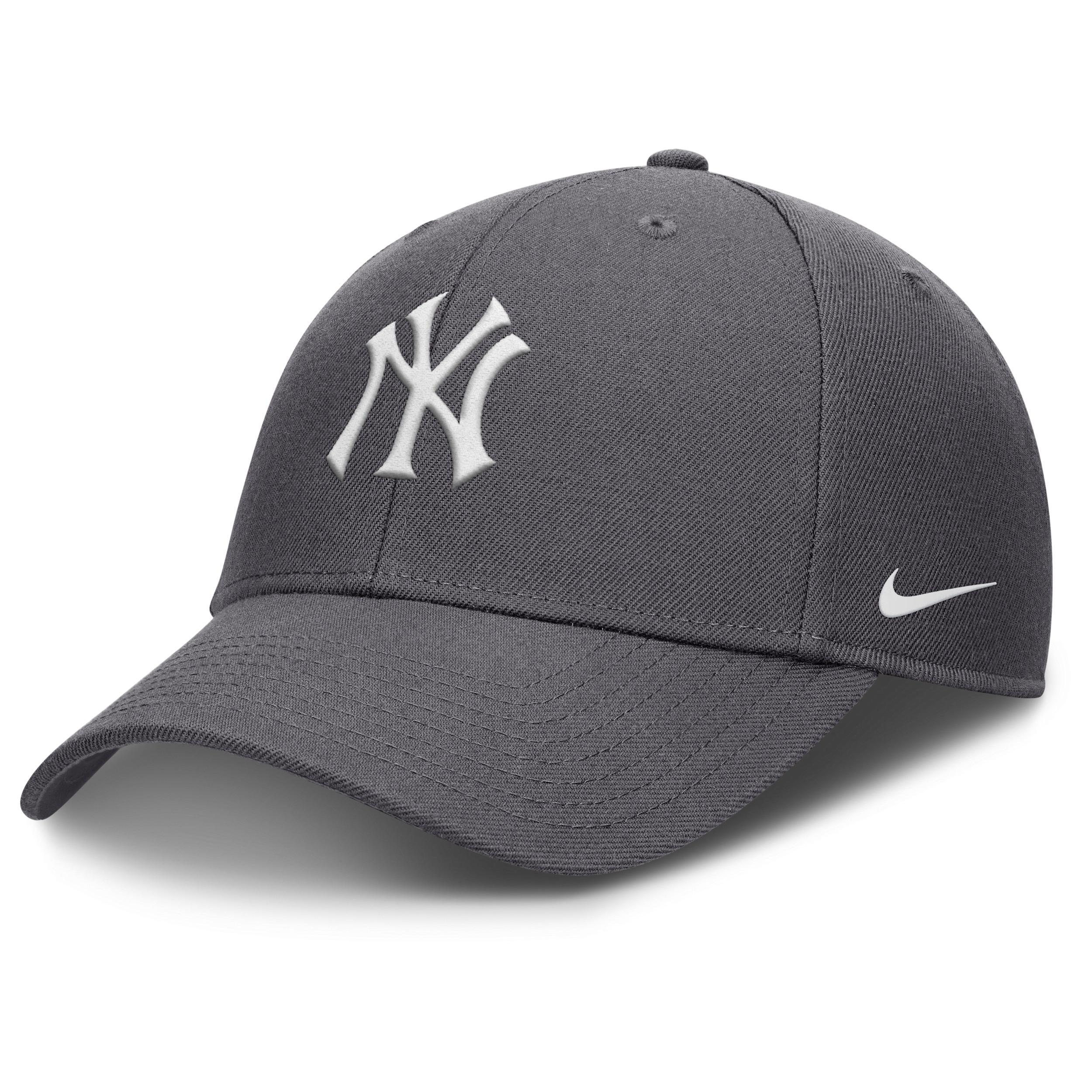 New York Yankees Club Nike Mens Dri-FIT MLB Adjustable Hat Product Image