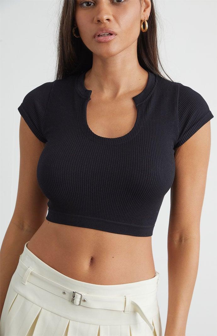 Contour Women's Seamless Notched T-Shirt Product Image