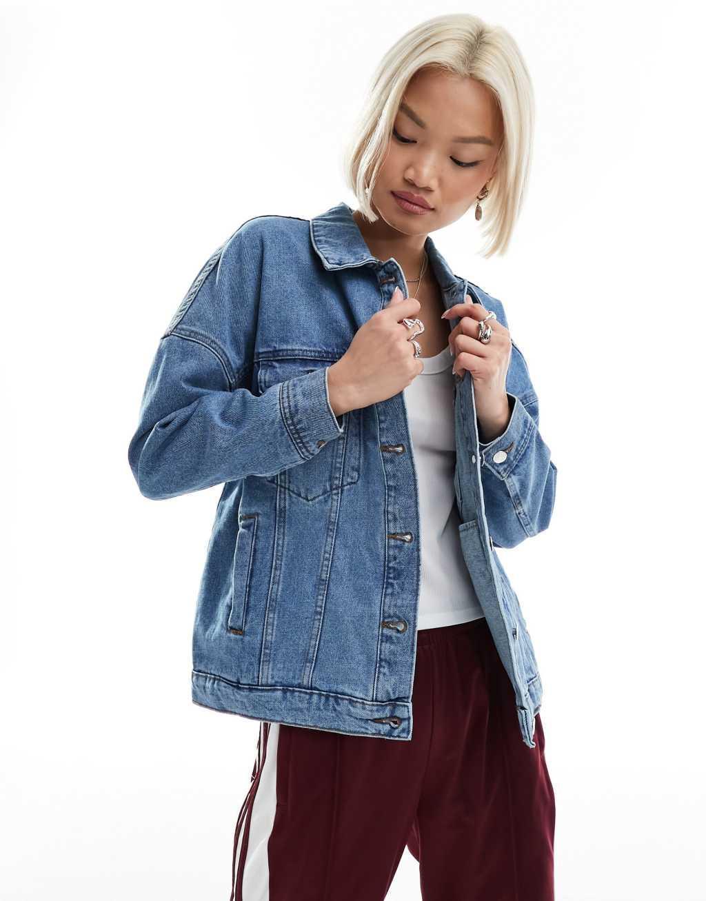 Only oversized denim jacket in medium blue Product Image