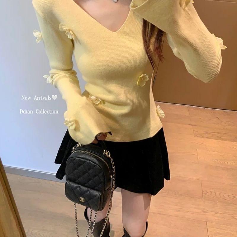 Long-Sleeve V-Neck Plain Flower Accent Knit Top Product Image