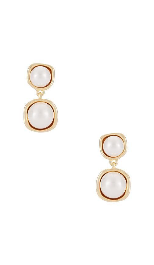 Noor Pearl Drop Earring Product Image