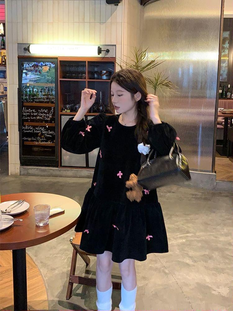 Long-Sleeve Round Neck Bow Velvet A-Line Dress Product Image