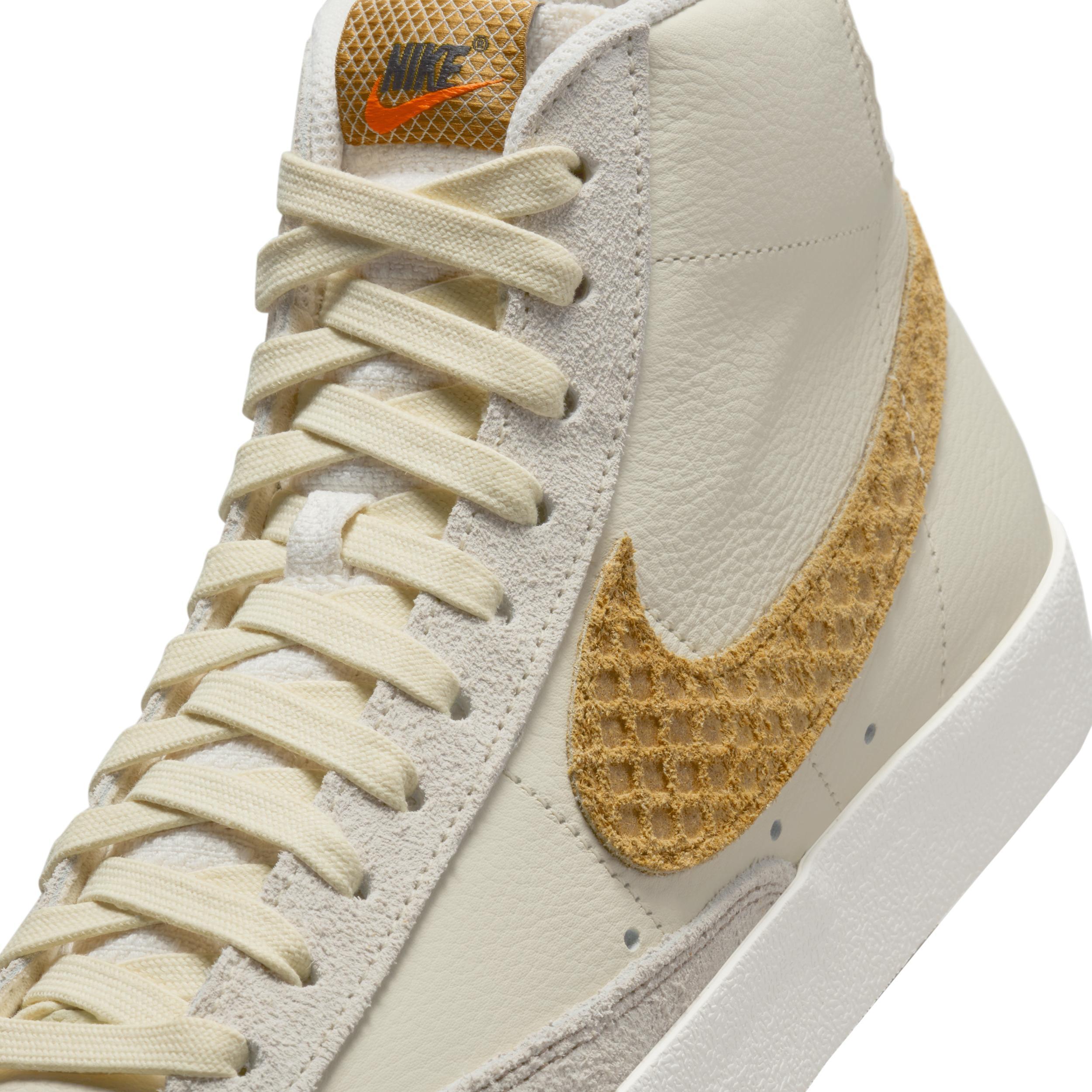 Nike Men's Blazer Mid '77 Vintage Shoes Product Image