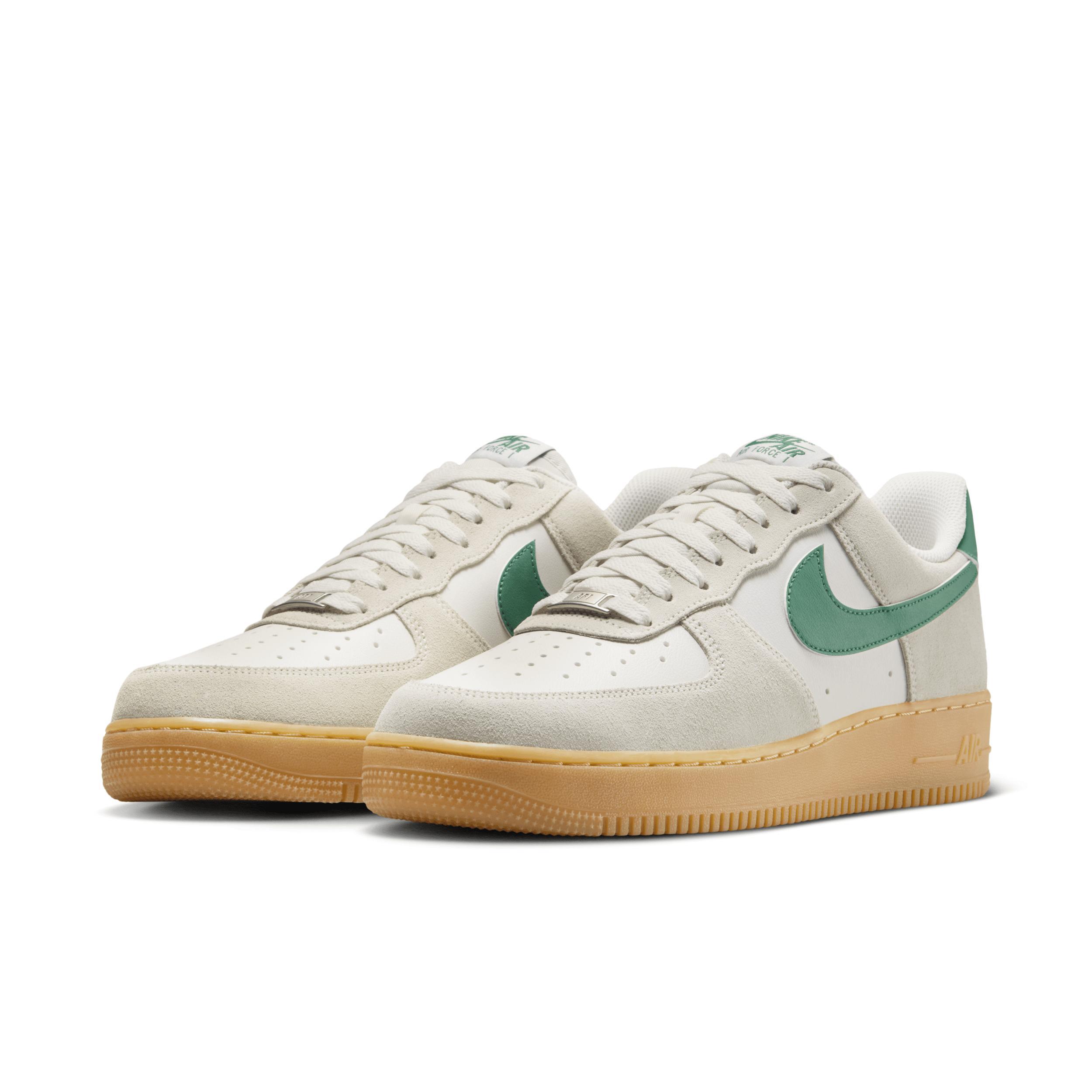 Nike Men's Air Force 1 '07 LV8 Shoes Product Image