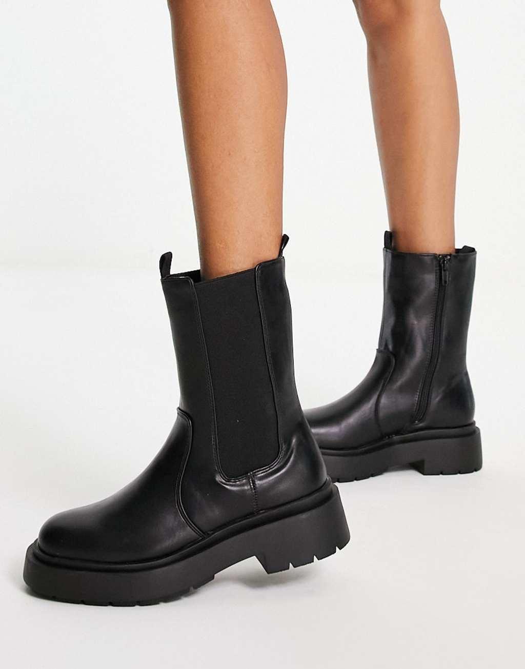 New Look flat chunky high ankle chelsea boot in black Product Image