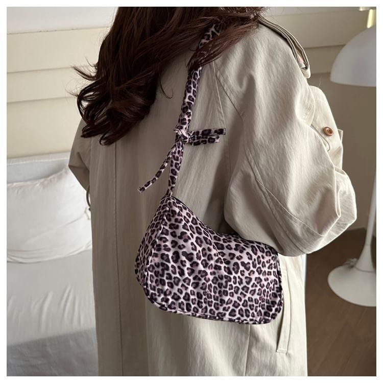 Leopard Print Shoulder Bag Product Image