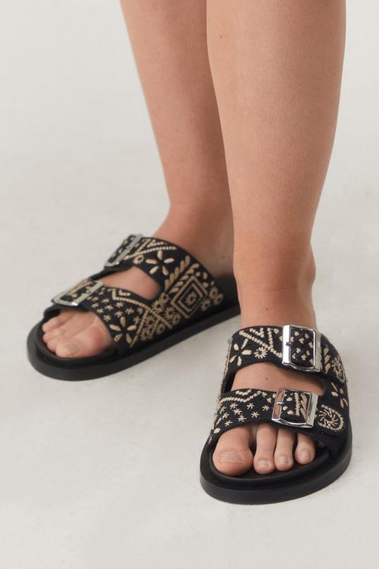 Embroidery Double Buckle Flatbed Sandal   Product Image