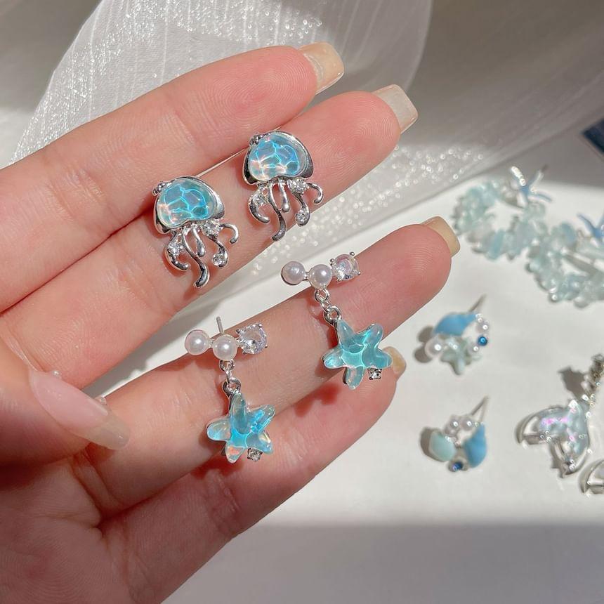 Ocean Stud Earring Product Image