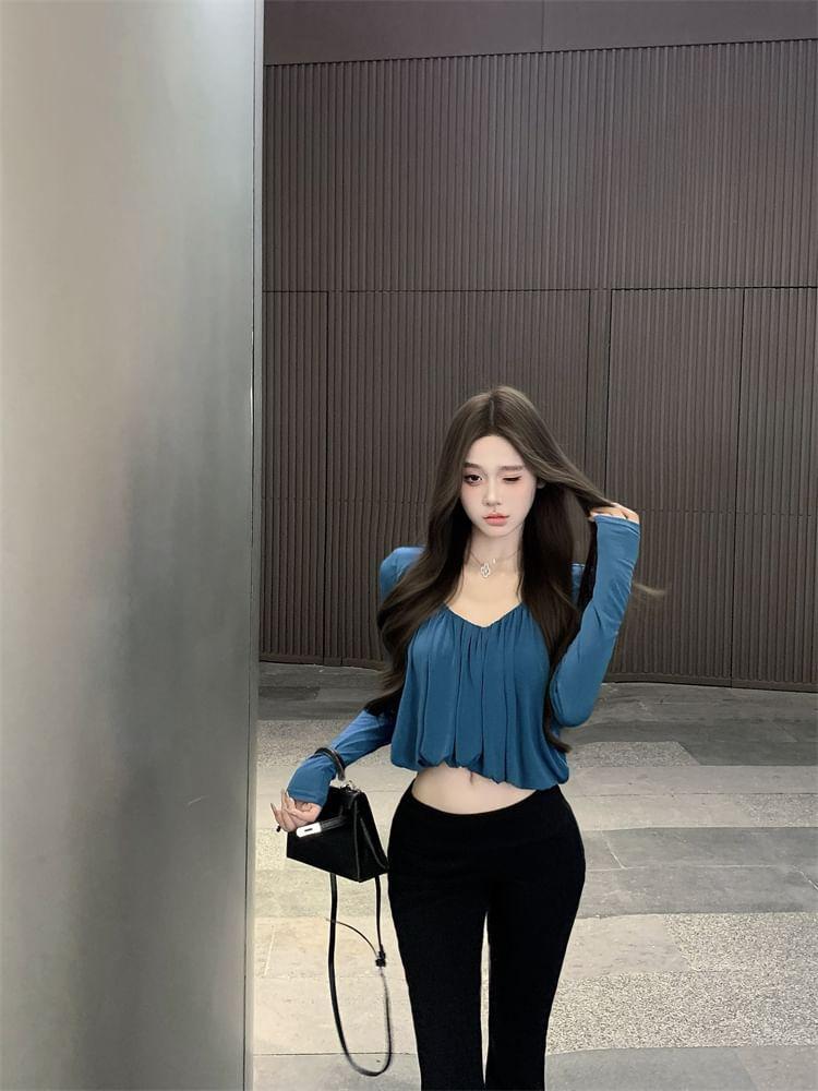 Long-Sleeve V-Neck Plain Ruched Crop Tee Product Image