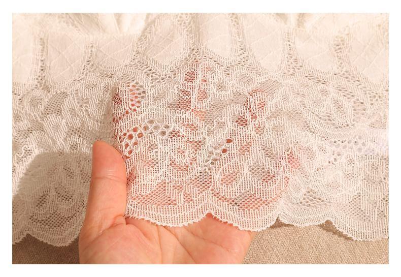 Sleeveless Lace Crop Top Product Image