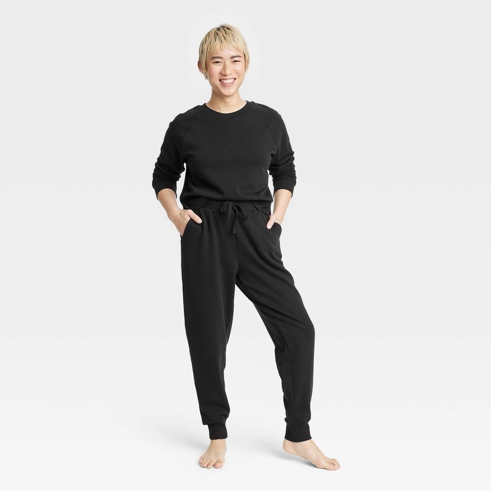 Women's Fleece Lounge Jogger Pants - Colsie™ Black M Product Image