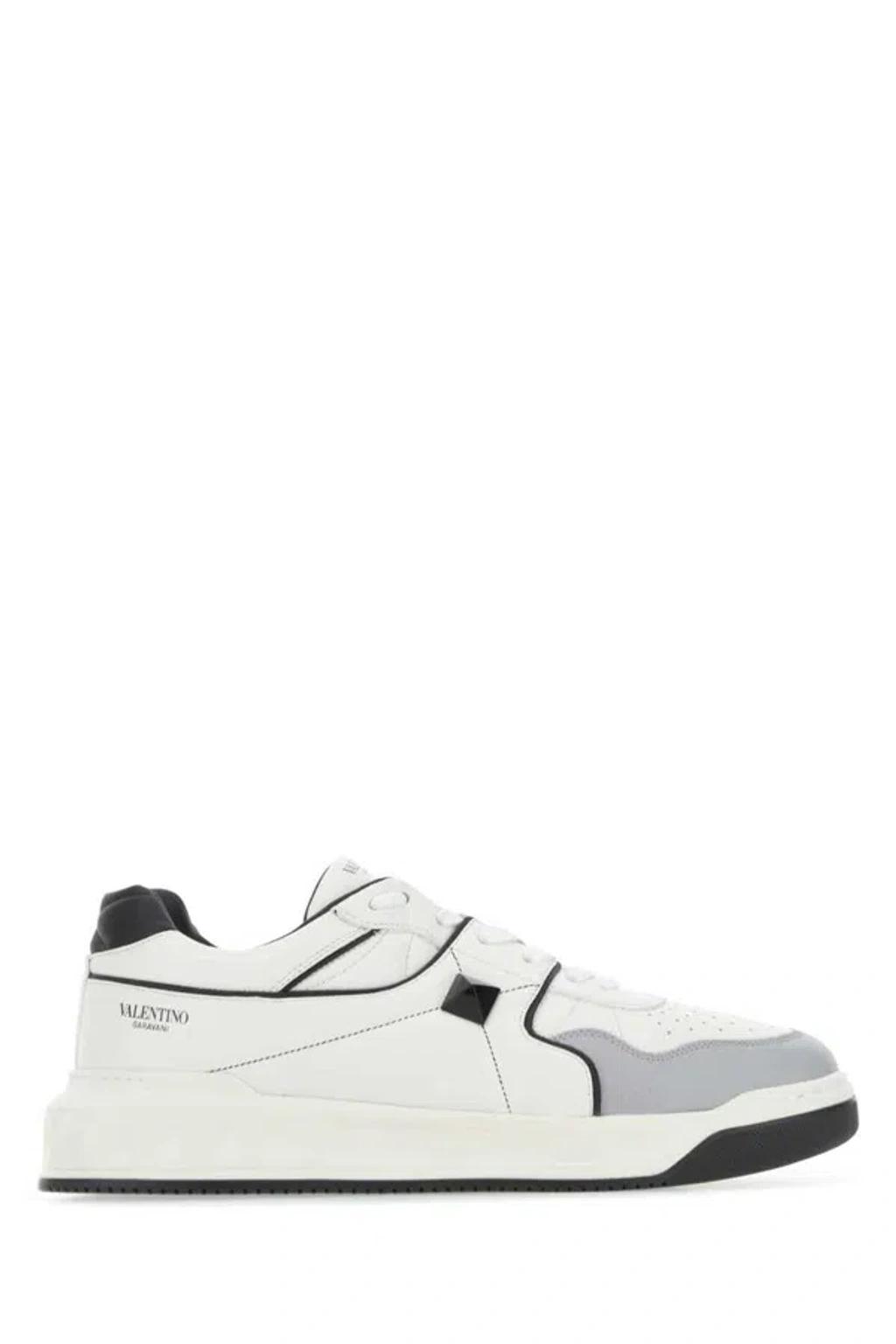 Sneakers In Grey Product Image