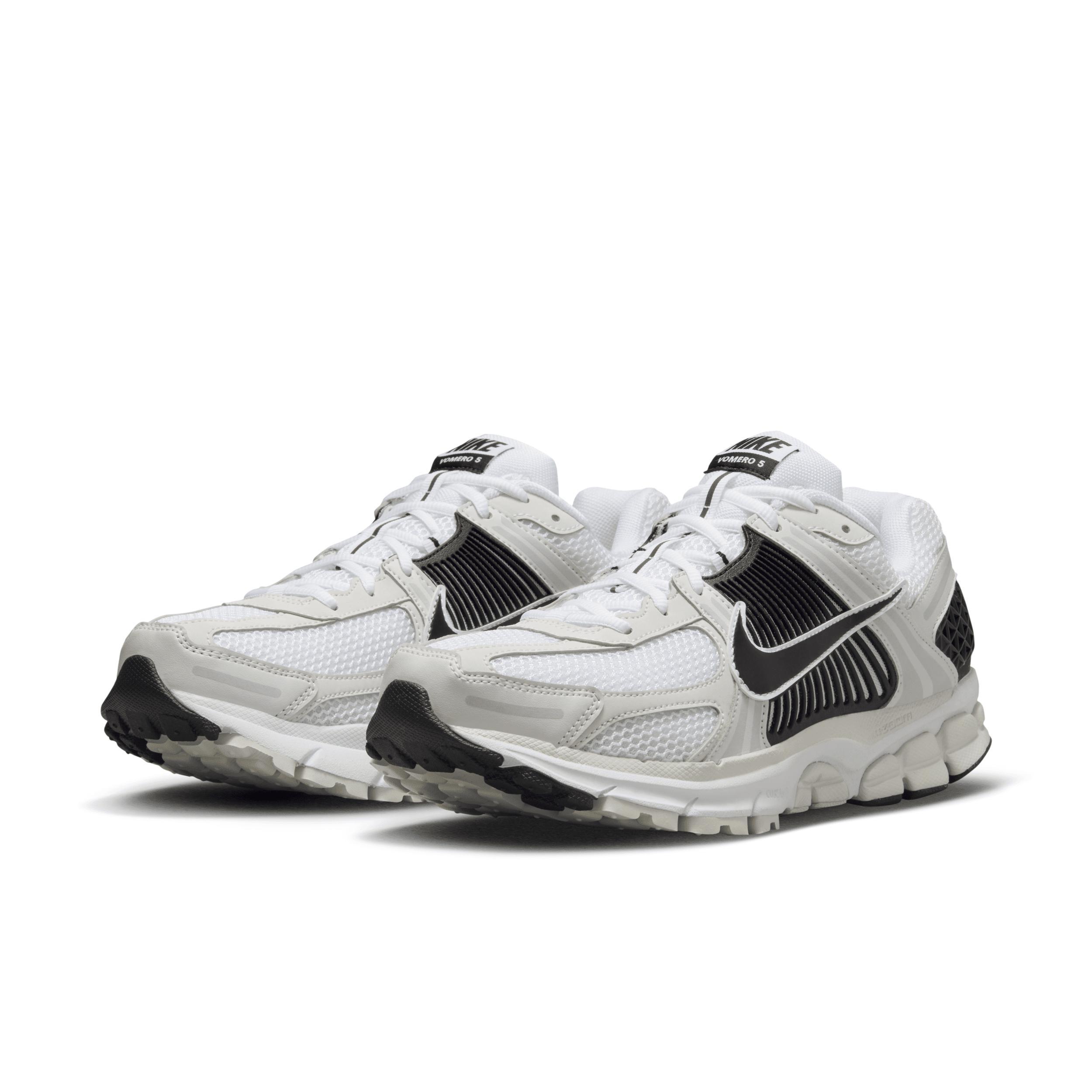 Nike Mens Zoom Vomero 5 Shoes Product Image