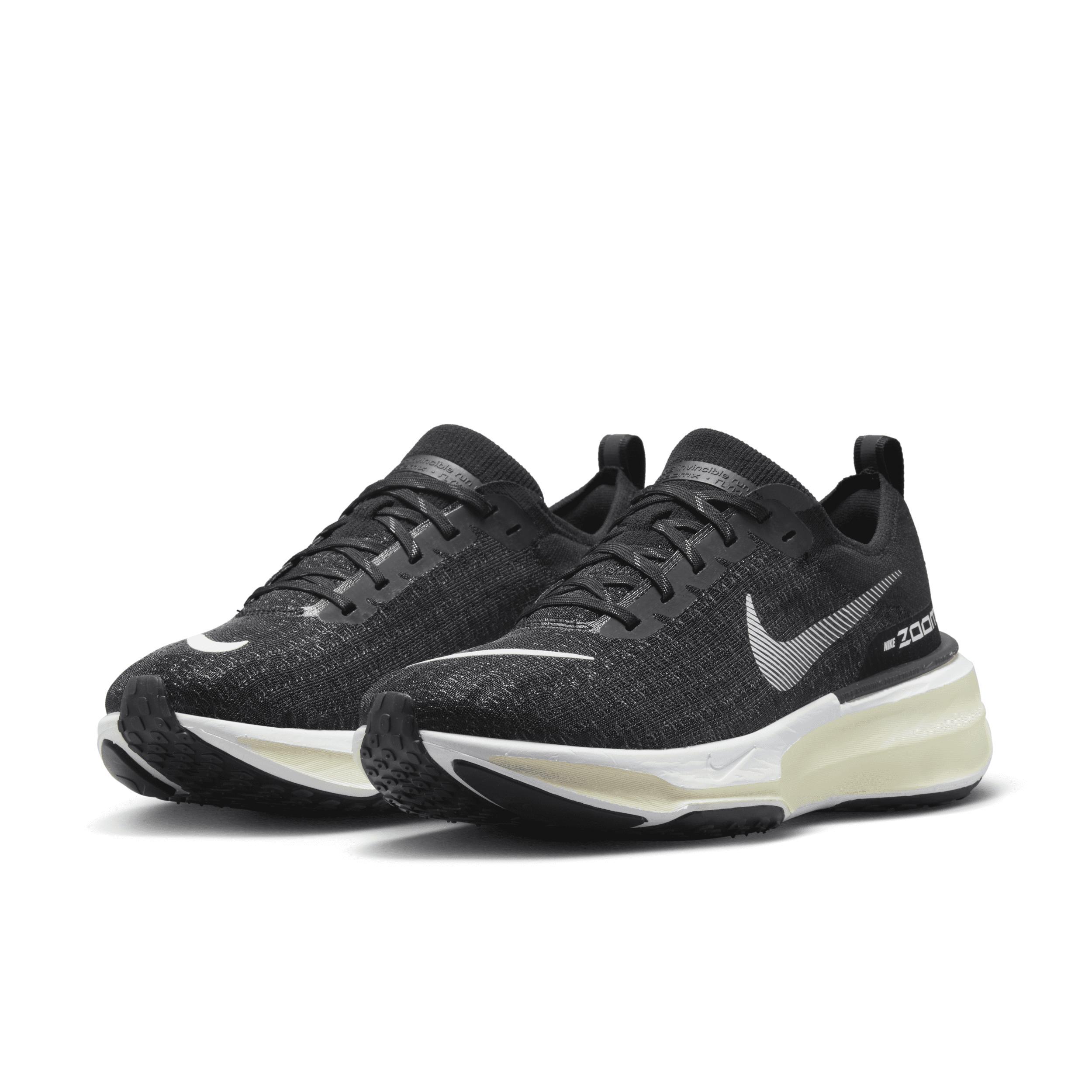 Nike Invincible 3 in Black. Product Image