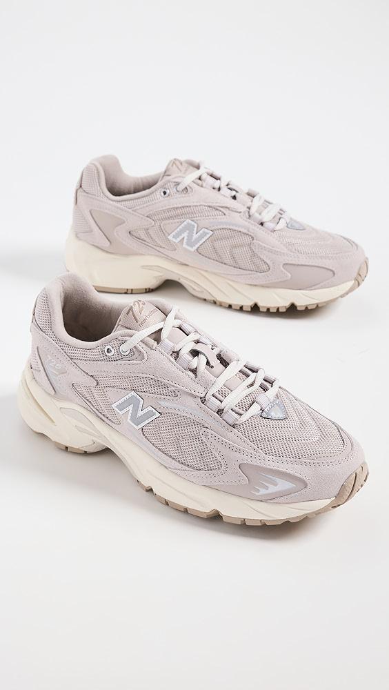 New Balance 725 Unisex Sneakers | Shopbop Product Image