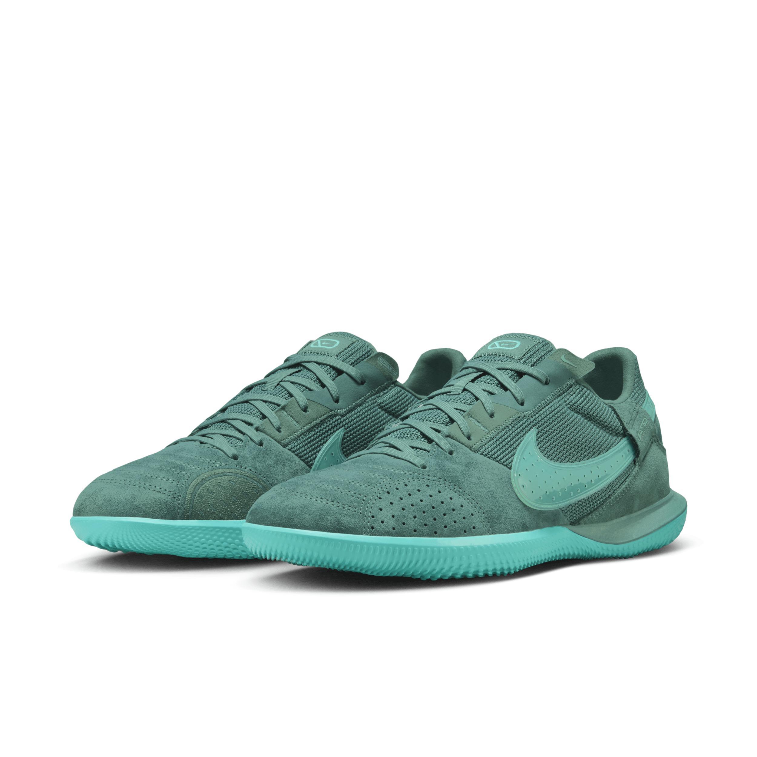 Nike Men's Streetgato Low-Top Soccer Shoes Product Image