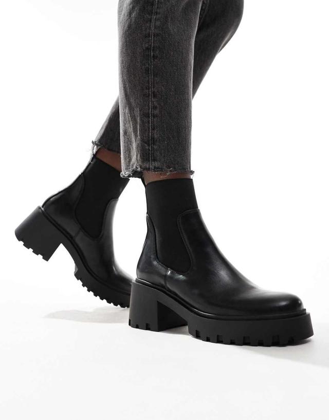 ASOS DESIGN Rowan chunky chelsea boots in black Product Image