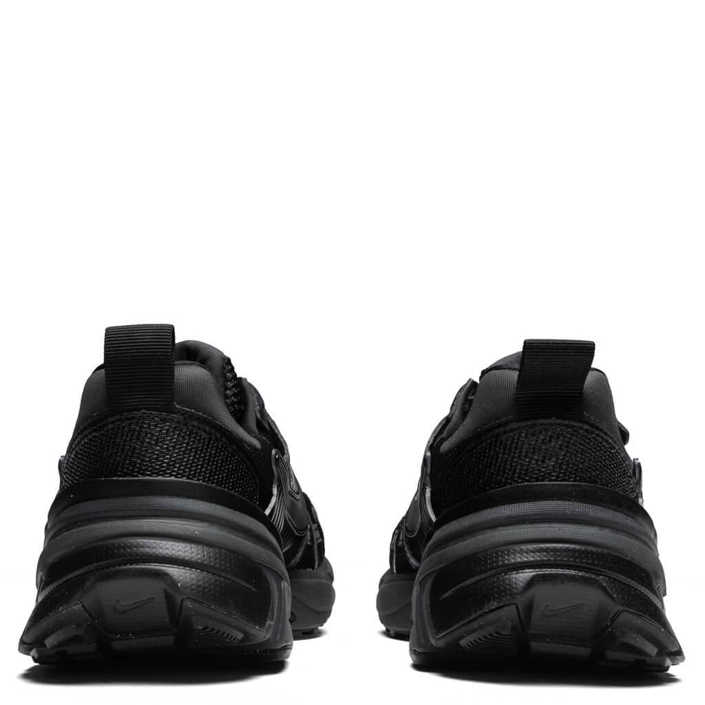 V2K Run - Black/Dark Smoke Grey/Anthracite Male Product Image