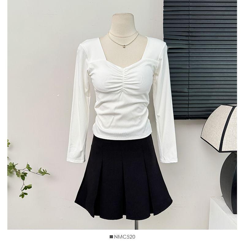 Square-Neck Ruched Crop T-Shirt with Pad in 5 Colors Product Image