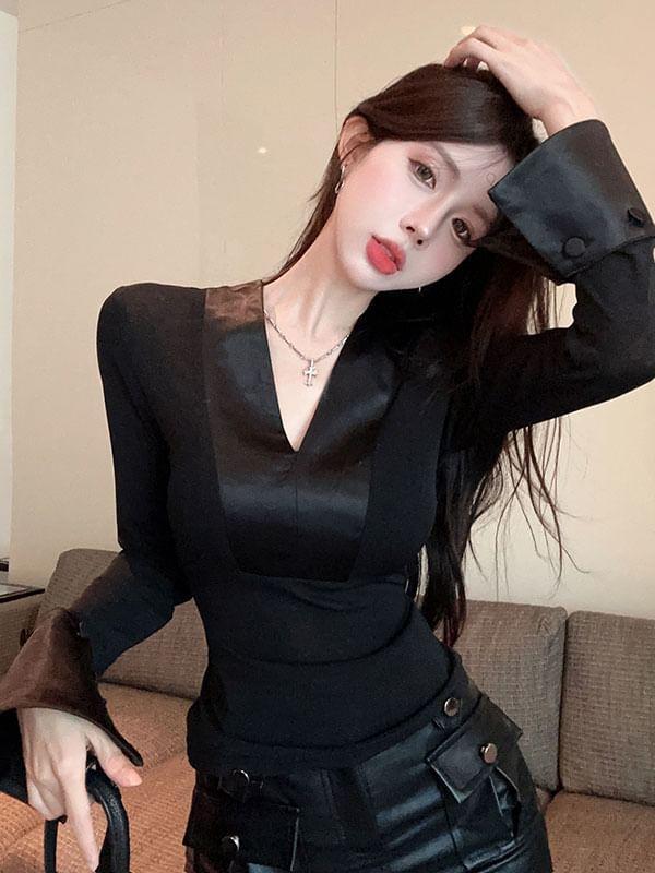 Long-Sleeve V-Neck Plain Flared Cuff Slim Fit Blouse Product Image