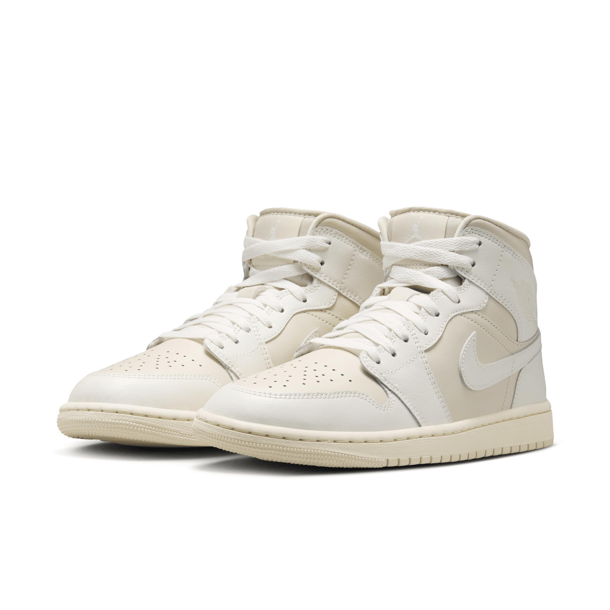 Air Jordan 1 Mid Women's Shoes Product Image