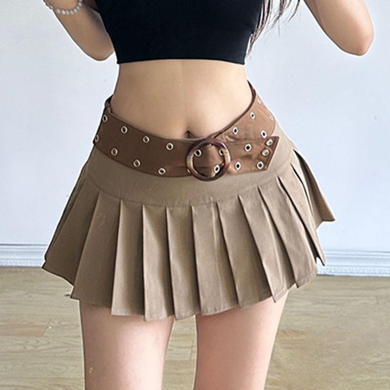 Low Rise Belt Accent Plain Mini Pleated Skirt Product Image