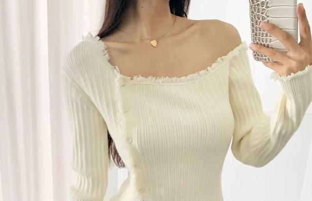 Long-Sleeve Off-Shoulder Plain Asymmetrical Frayed Button-Up Knit Top Product Image