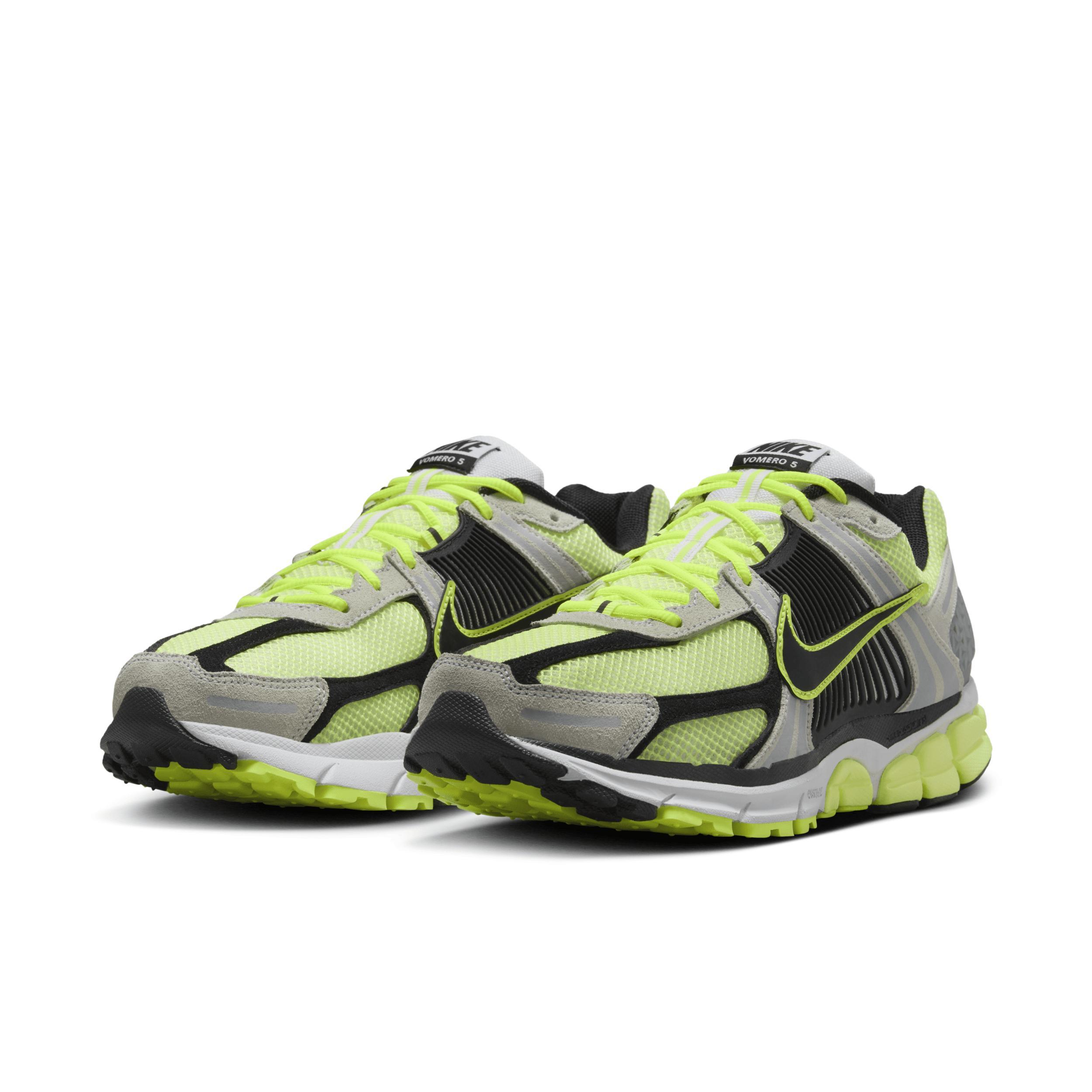 Nike Mens Zoom Vomero 5 Shoes Product Image