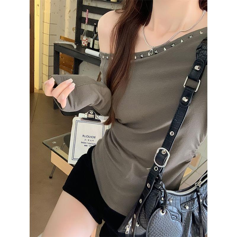 Long-Sleeve One-Shoulder Plain Studded T-Shirt Product Image