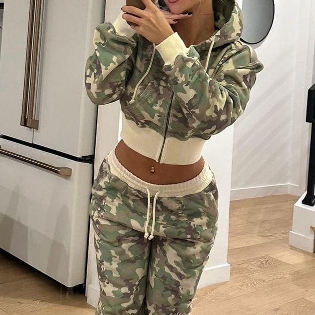 Set: Camouflage Zip-Up Hoodie + Drawstring Sweatpants Product Image