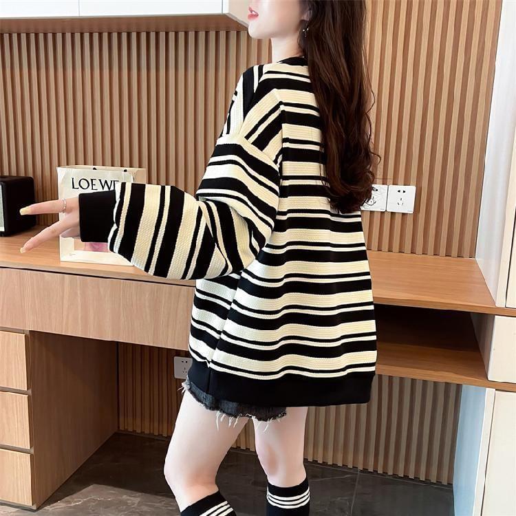 Round Neck Striped Oversized Sweatshirt Product Image