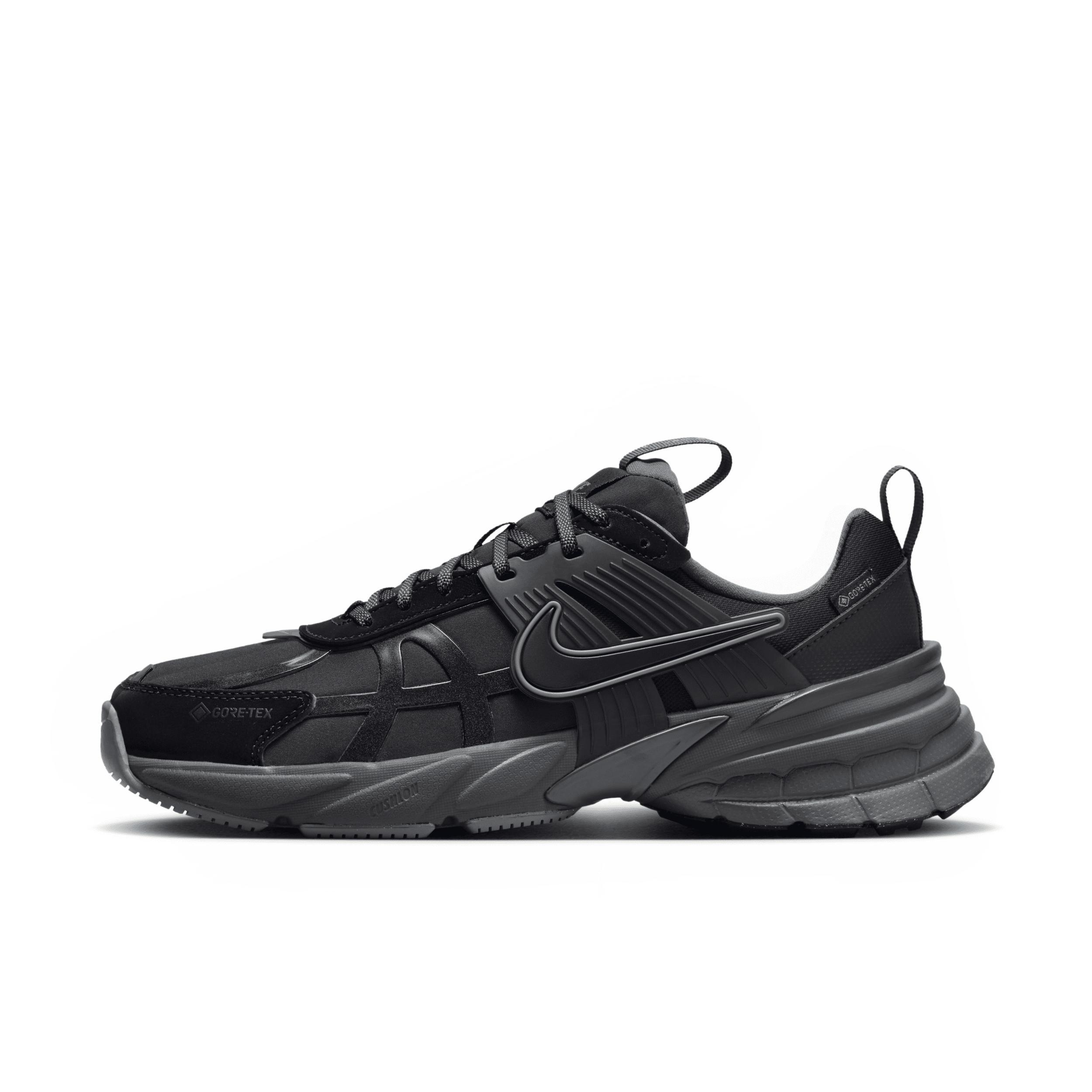 Nike V2K Run GORE-TEX Women's Waterproof Shoes Product Image