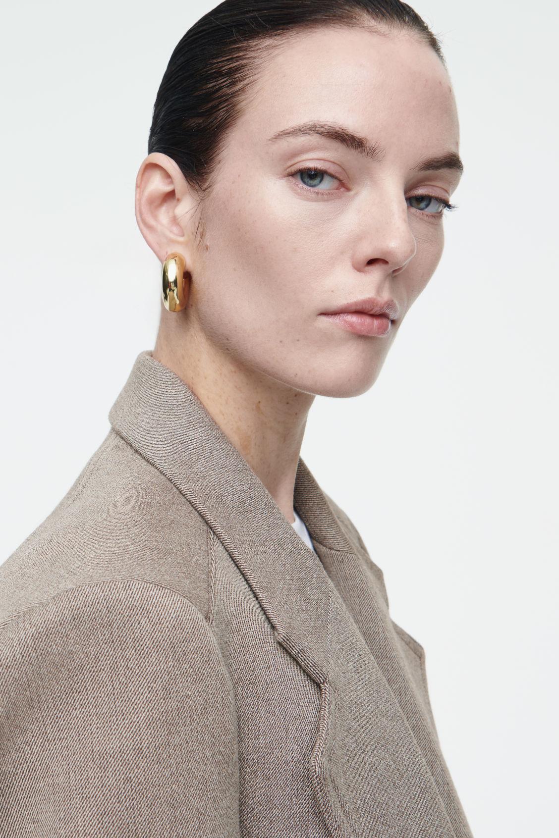 OVERSIZED EXAGGERATED-SHOULDER BLAZER Product Image